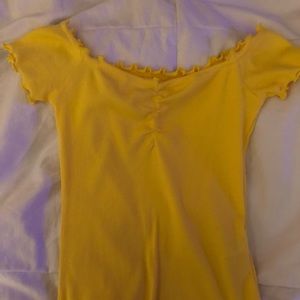 Hollister off the shoulder yellow top